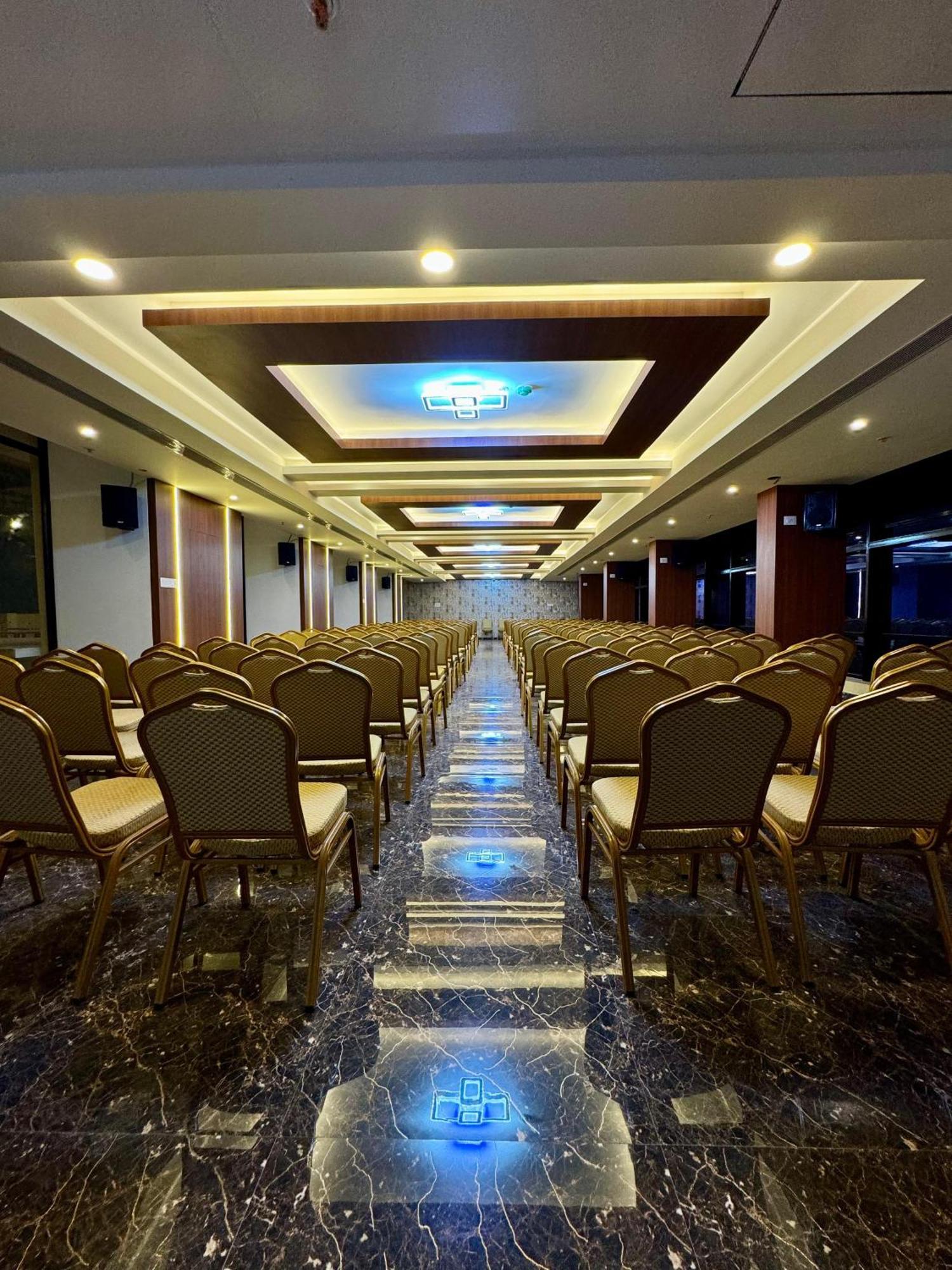 Le Royale Palace Karaikal Dış mekan fotoğraf