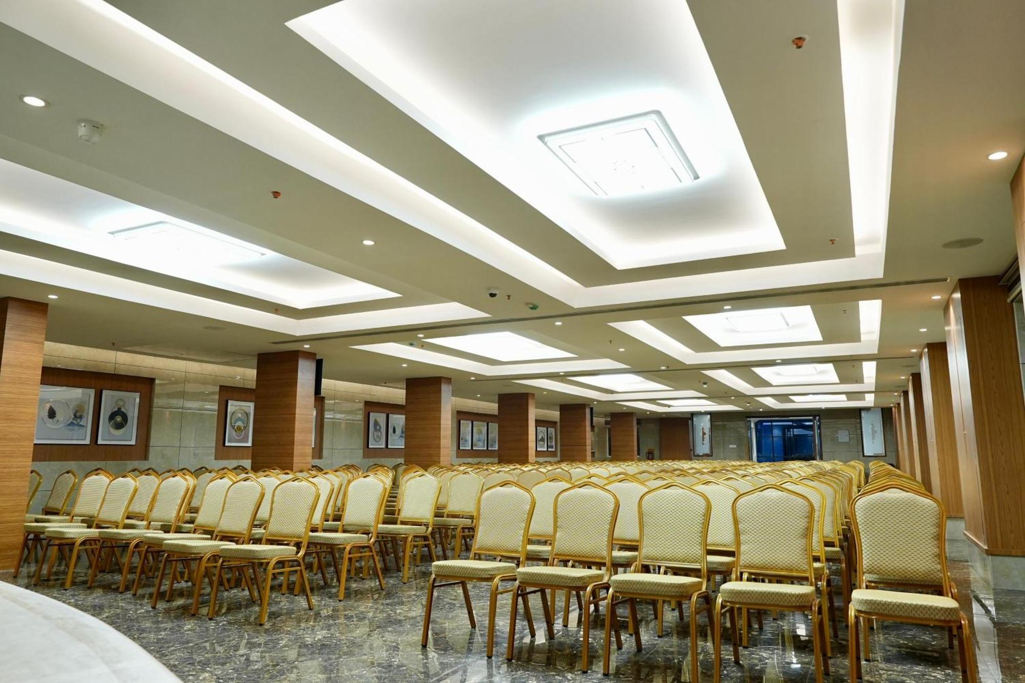 Le Royale Palace Karaikal Dış mekan fotoğraf