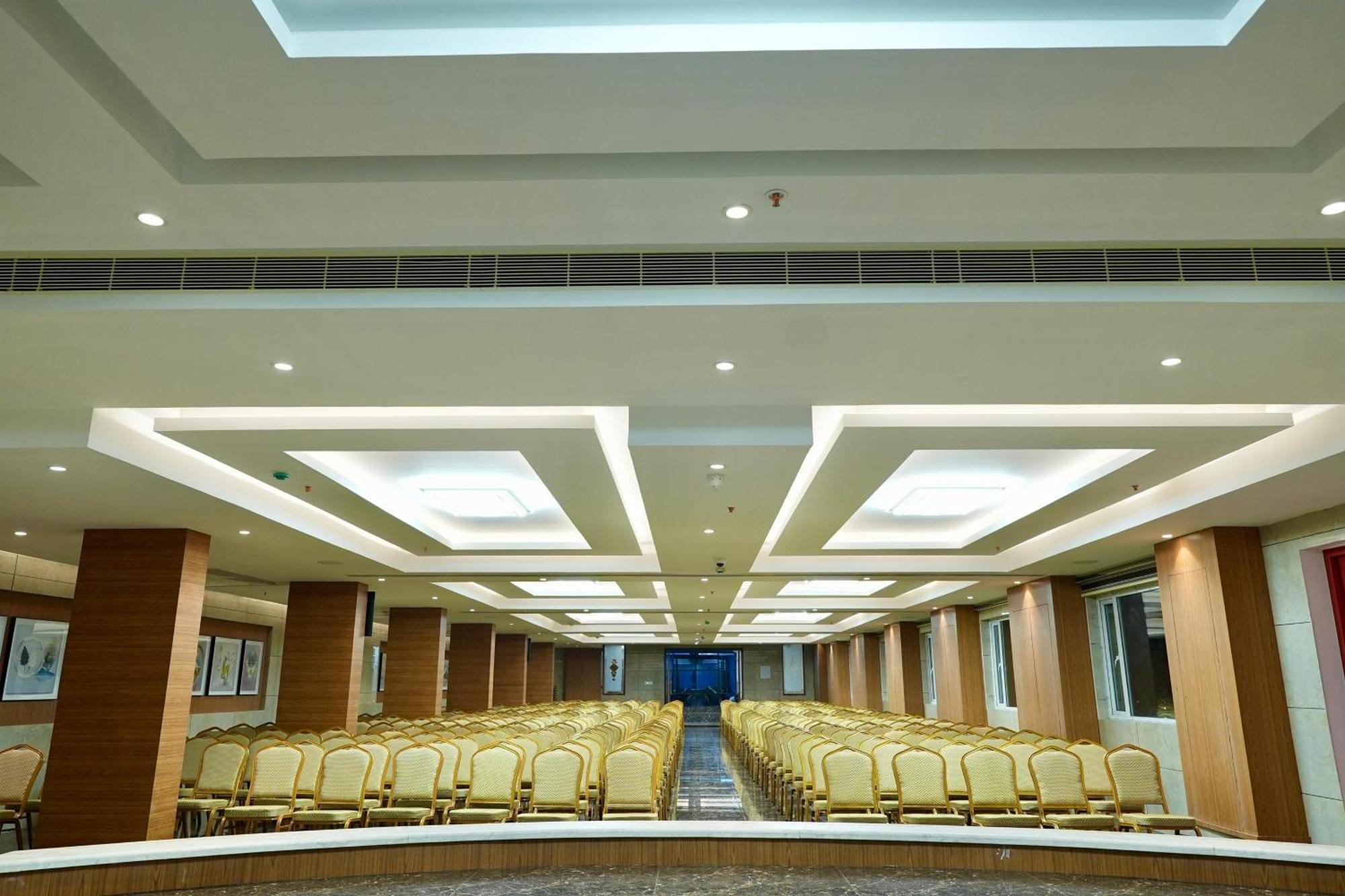 Le Royale Palace Karaikal Dış mekan fotoğraf
